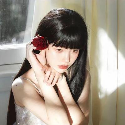 春花娇美可人儿